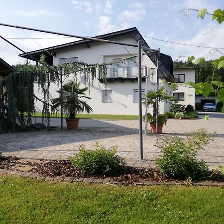 Gemuetliche Wohnung In Velden! Velden am Wörthersee Exterior foto